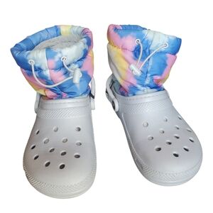 Big Kid-Womens Sz 6 Classic Croc, Blue Tye Dye Puff Fleece Lined Slip In Boots
